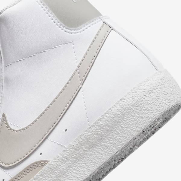 Kids' Nike Blazer Mid 77 SE Older Basketball Shoes White / Light Beige | NK869QSF