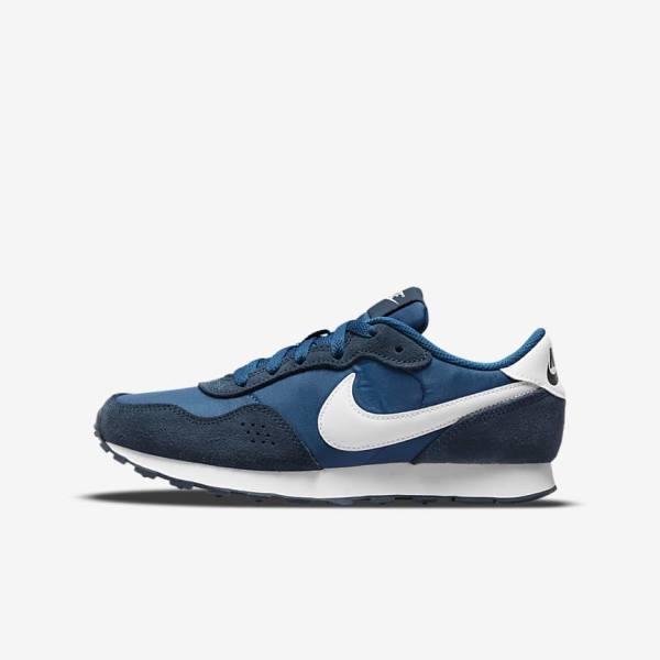 Kids\' Nike MD Valiant Older Sneakers Navy / White | NK952PDM