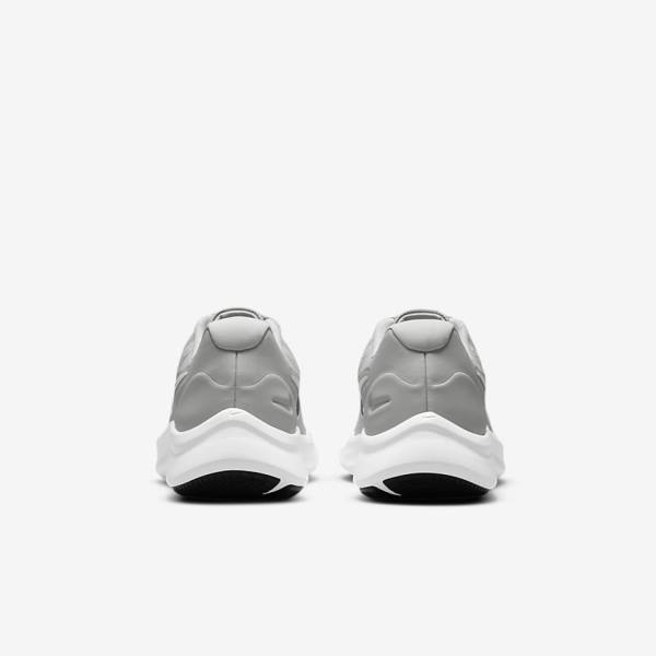 Kids' Nike Star Runner 3 Older Road Running Shoes Light Grey / Black | NK187UCN