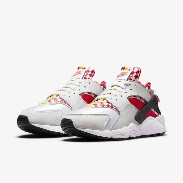 Men's Nike Air Huarache Premium Liverpool F.C. Sneakers White / Yellow / Red | NK586HRD