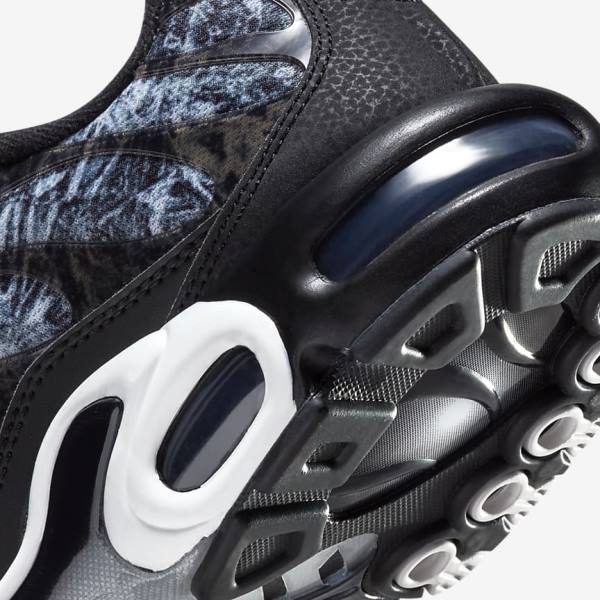 Men's Nike Air Max Plus Sneakers Black / White / Dark Grey / Black | NK052FCW