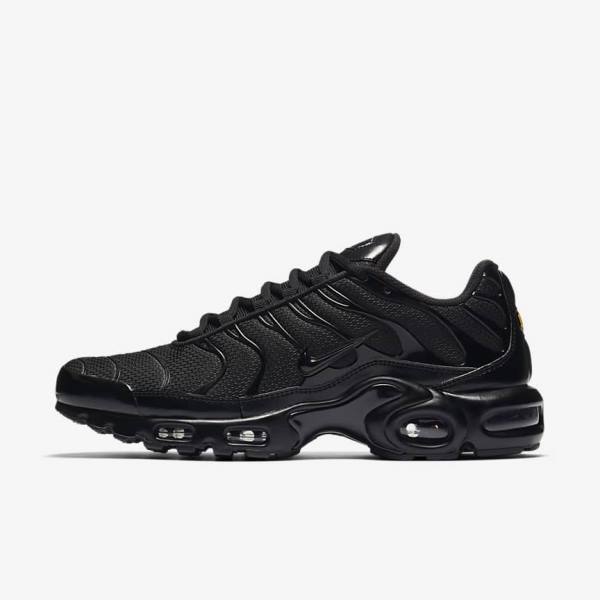 Men\'s Nike Air Max Plus Sneakers Black | NK369NFD