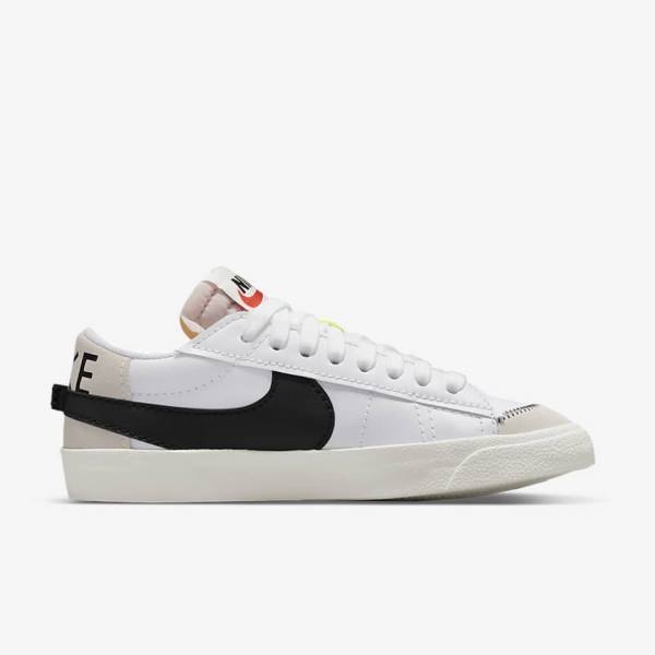 Men's Nike Blazer Low 77 Jumbo Sneakers White / Black | NK874ZGB