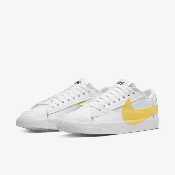 Men's Nike Blazer Low Jumbo Sneakers White / Black / Orange | NK153GOJ