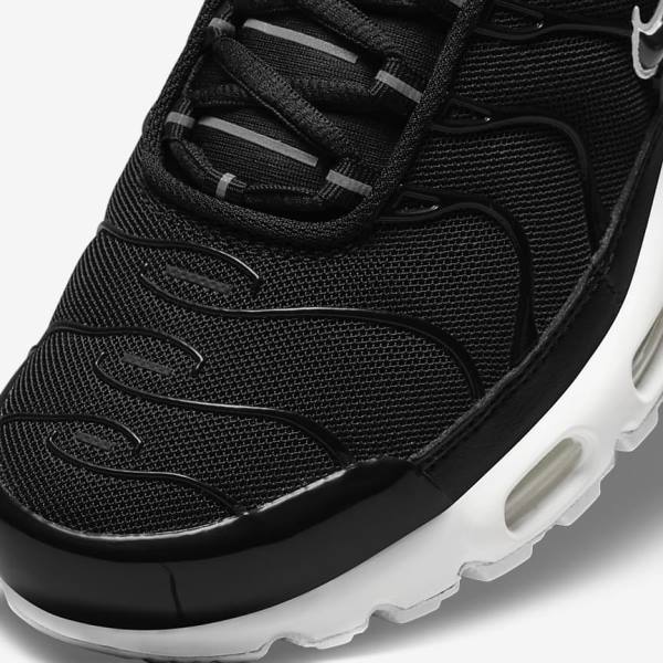 Women's Nike Air Max Plus Sneakers Black / White | NK725UYD