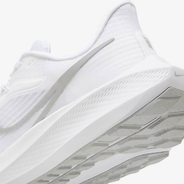 Women's Nike Air Zoom Pegasus 39 Road Running Shoes White / Platinum / Grey / Metal Silver | NK321FZM