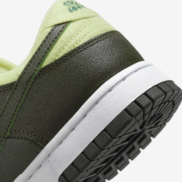 Women's Nike Dunk Low LX Sneakers Olive / Green | NK079SJC